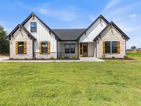1640 Old Dobbins Bridge Rd, Townville, SC 29689