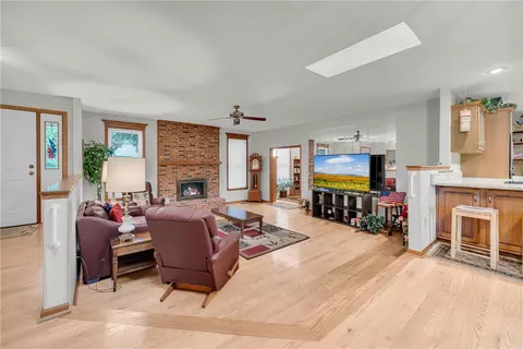 Living - 103 Colleton Ct, Clemson, SC 29631 photo 1 of 4