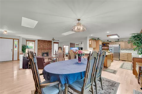 Dining - 103 Colleton Ct, Clemson, SC 29631 photo 2 of 4
