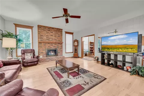 Living - 103 Colleton Ct, Clemson, SC 29631 photo 2 of 4