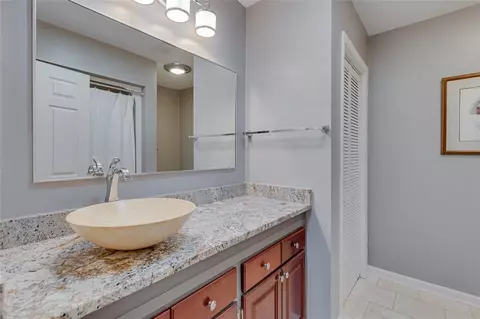 Bath - 308 Downs Blvd, Clemson, SC 29631 photo 4 of 4
