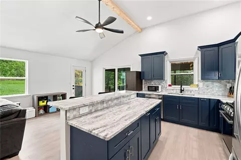 Kitchen - 166 Mcjunkin Dr, Pickens, SC 29671 photo 3 of 5