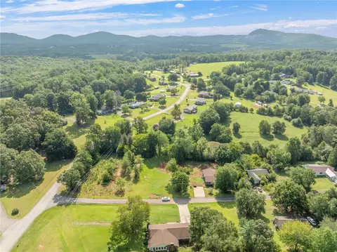 View/Area - 166 Mcjunkin Dr, Pickens, SC 29671 photo 9 of 12