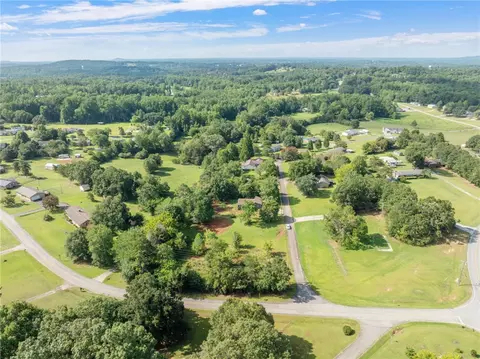 View/Area - 166 Mcjunkin Dr, Pickens, SC 29671 photo 7 of 12