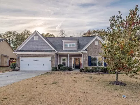1035 Drakes Xing, Anderson, SC 29625