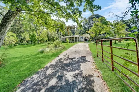 1504 Park Ridge Dr, Seneca, SC 29672