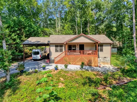 114 Summersweet Ln, Seneca, SC 29672