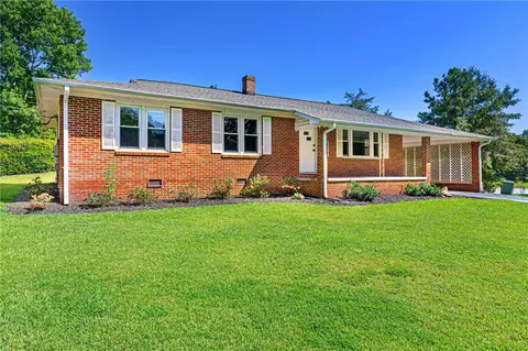 602 Evelyn Dr, Seneca, SC 29678