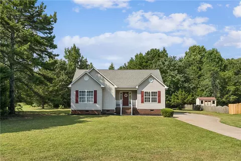 5 Chickadee Dr, Pelzer, SC 29669