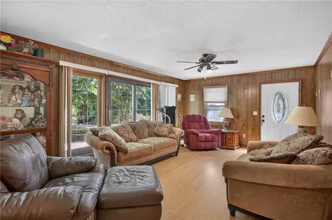 Living - 1719 Old Central Rd, Central, SC 29630 photo 3 of 6