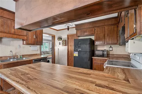 Kitchen - 1719 Old Central Rd, Central, SC 29630 photo 5 of 5