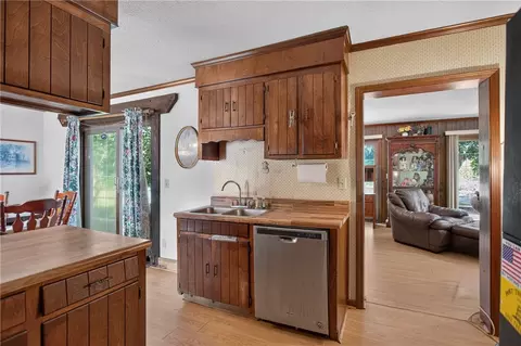 Kitchen - 1719 Old Central Rd, Central, SC 29630 photo 3 of 5