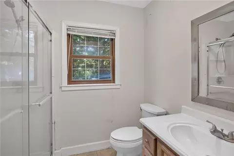 Bath - 1719 Old Central Rd, Central, SC 29630 photo 2 of 2