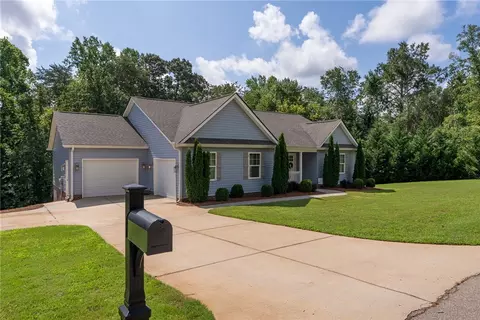 Exterior - 130 Red River Rd, Easley, SC 29640 photo 4 of 17