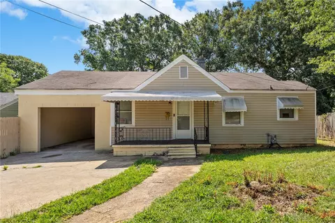 606 Perry Rd, Greenville, SC 29609