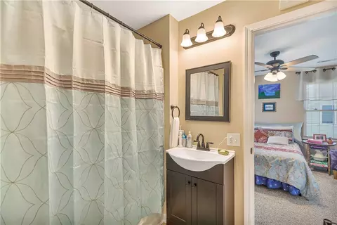 Bath - 1002 Overbrook Dr, Seneca, SC 29678 photo 1 of 1