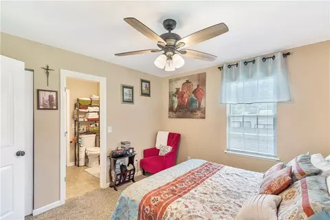 Bedroom - 1002 Overbrook Dr, Seneca, SC 29678 photo 4 of 4