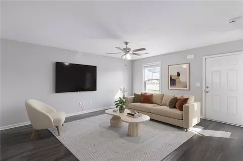 Living - 229 Maple Grove Rd, Seneca, SC 29678 photo 2 of 2