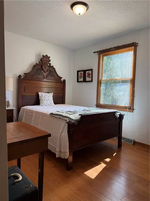 Bedroom - 407 Seawright Dr, Pendleton, SC 29670 photo 5 of 7