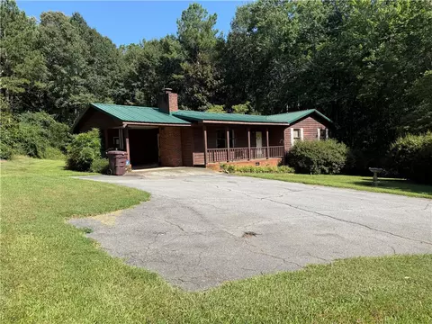 Exterior - 407 Seawright Dr, Pendleton, SC 29670 photo 3 of 10