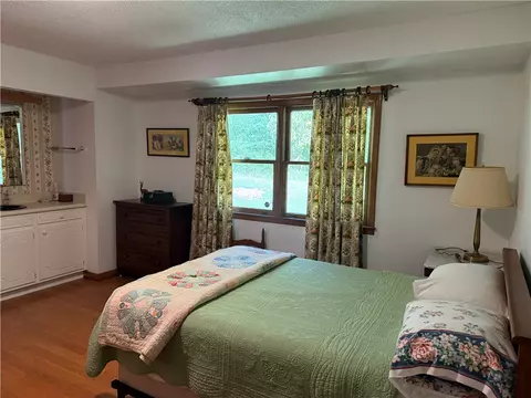 Bedroom - 407 Seawright Dr, Pendleton, SC 29670 photo 3 of 7