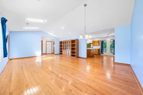 Living - 359 Capps Rd, Walhalla, SC 29691 photo 2 of 3