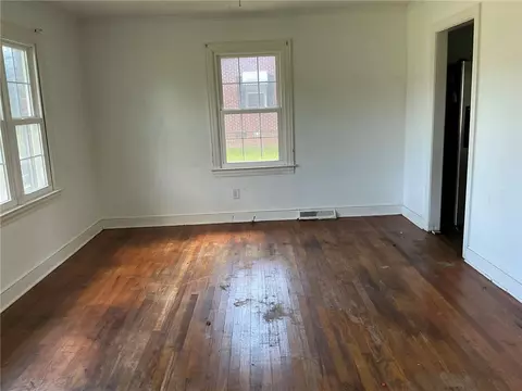 Living - 609 W Geer St, Honea Path, SC 29654 photo 3 of 3