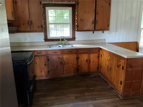 Kitchen - 609 W Geer St, Honea Path, SC 29654 photo 1 of 2