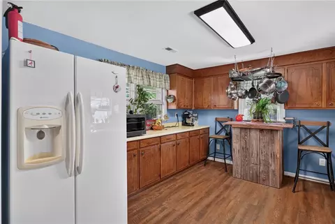 Kitchen - 218 Justin Dr, Walhalla, SC 29691 photo 2 of 2