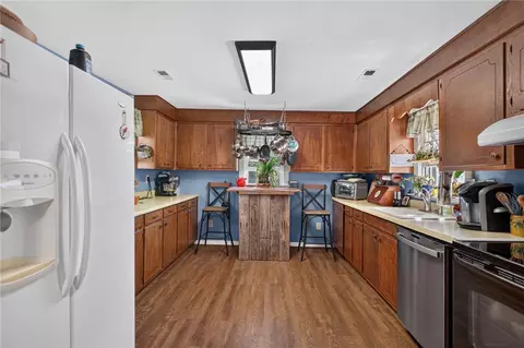 Kitchen - 218 Justin Dr, Walhalla, SC 29691 photo 1 of 2