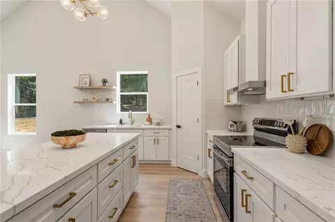 Kitchen - 103 Sitton Rd, Easley, SC 29642 photo 3 of 8