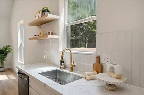 Kitchen - 103 Sitton Rd, Easley, SC 29642 photo 8 of 8