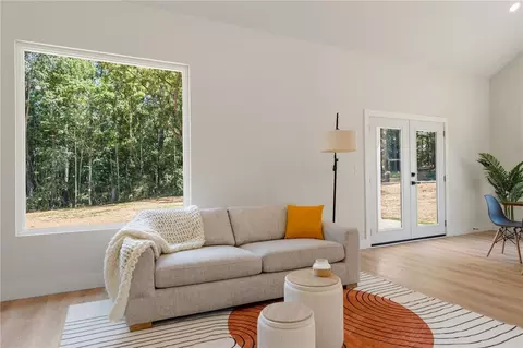 Living - 103 Sitton Rd, Easley, SC 29642 photo 2 of 4