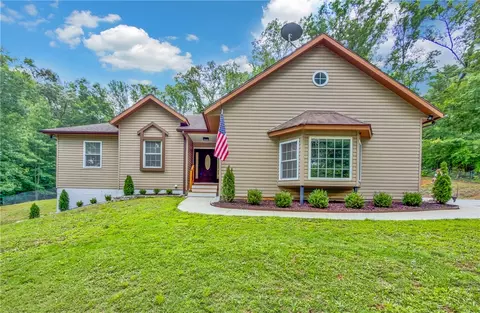 163 Healy Ln, Marietta, SC 29661