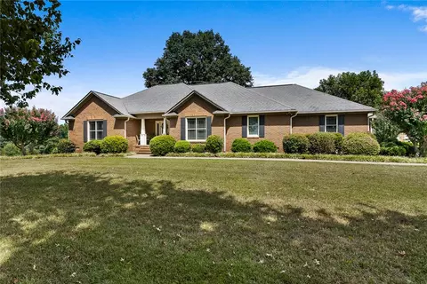 912 Lakewood Ln, Anderson, SC 29625