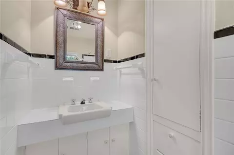 Bath - 111 Mountain View Dr, Easley, SC 29640 photo 2 of 8