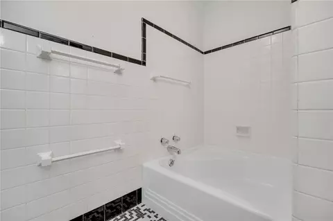 Bath - 111 Mountain View Dr, Easley, SC 29640 photo 5 of 8