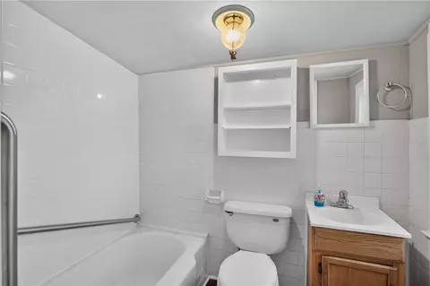 Bath - 418 Gerber St, Walhalla, SC 29691 photo 1 of 1