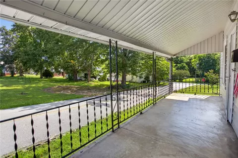 Exterior - 418 Gerber St, Walhalla, SC 29691 photo 2 of 10