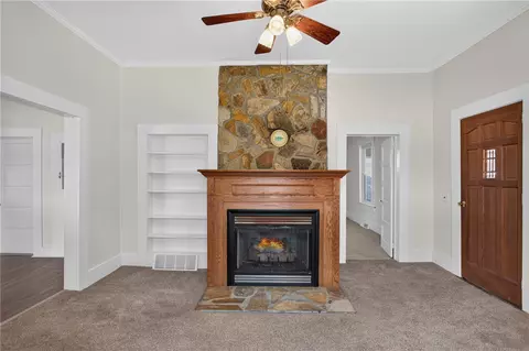 Living - 418 Gerber St, Walhalla, SC 29691 photo 4 of 5