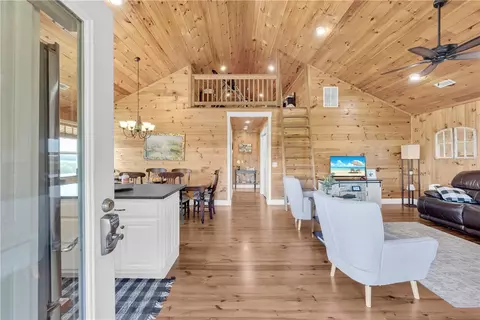 Entry Way - 498 Raines Rd, Mountain Rest, SC 29664 photo 1 of 2