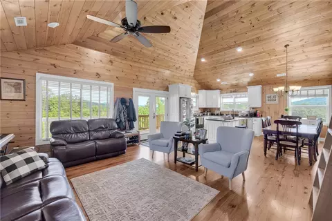 Living - 498 Raines Rd, Mountain Rest, SC 29664 photo 2 of 3