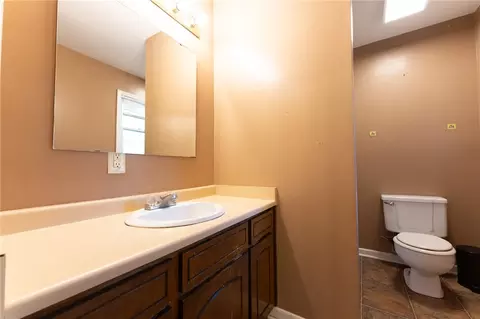 Bath - 117 Shaftsbury Rd, Clemson, SC 29631 photo 2 of 6