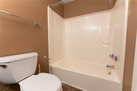 Bath - 117 Shaftsbury Rd, Clemson, SC 29631 photo 5 of 6