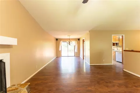 Living - 117 Shaftsbury Rd, Clemson, SC 29631 photo 2 of 5