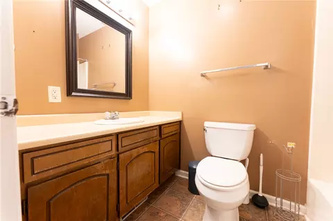 Bath - 117 Shaftsbury Rd, Clemson, SC 29631 photo 4 of 6