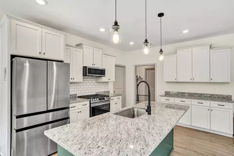 Kitchen - 620 Daventon Rd, Honea Path, SC 29654 photo 3 of 5
