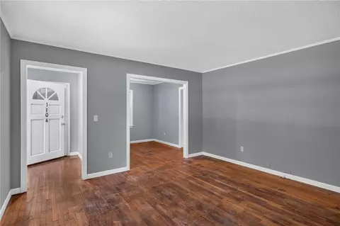 Living - 1104 White St, Pendleton, SC 29670 photo 1 of 3