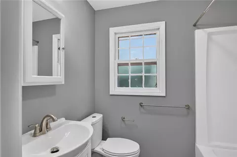 Bath - 1104 White St, Pendleton, SC 29670 photo 2 of 2