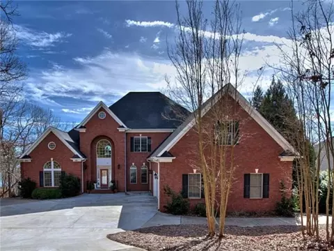 121 Winding River Dr, Anderson, SC 29625